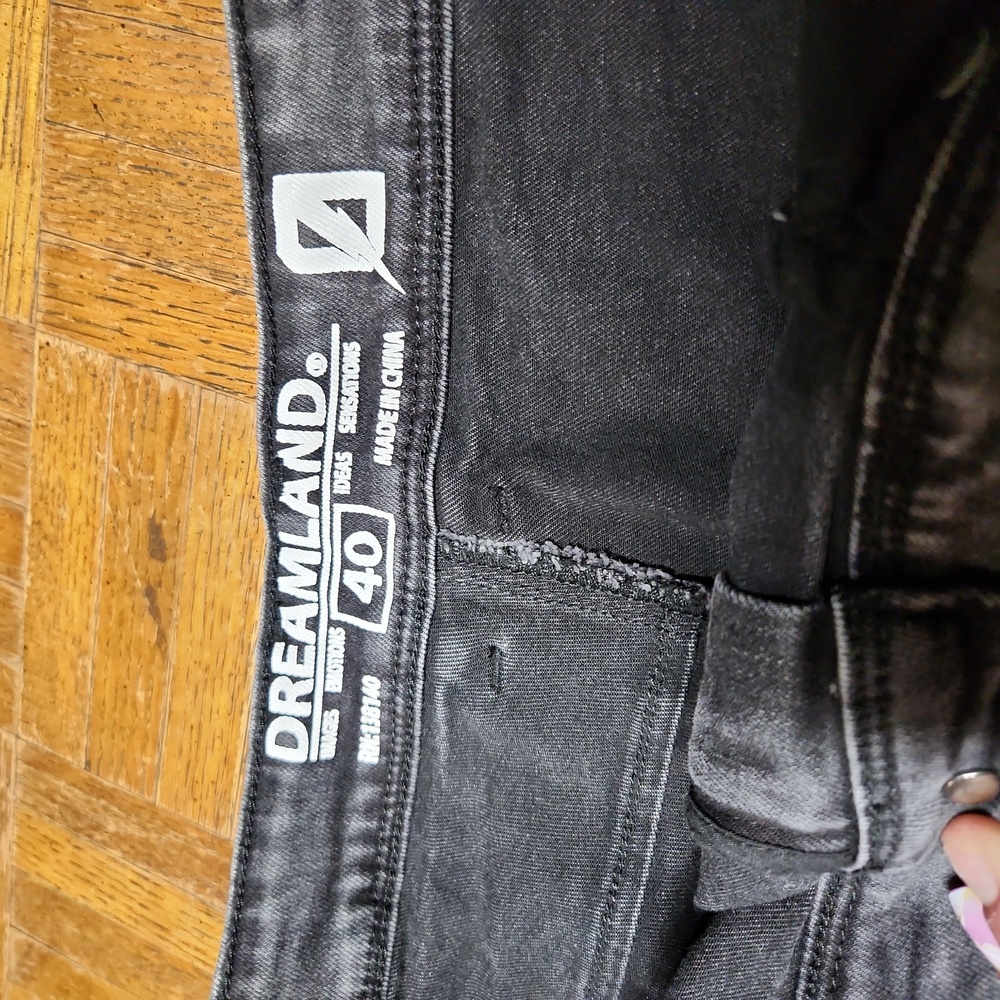 Mens Shorts - Picture 2 of 4